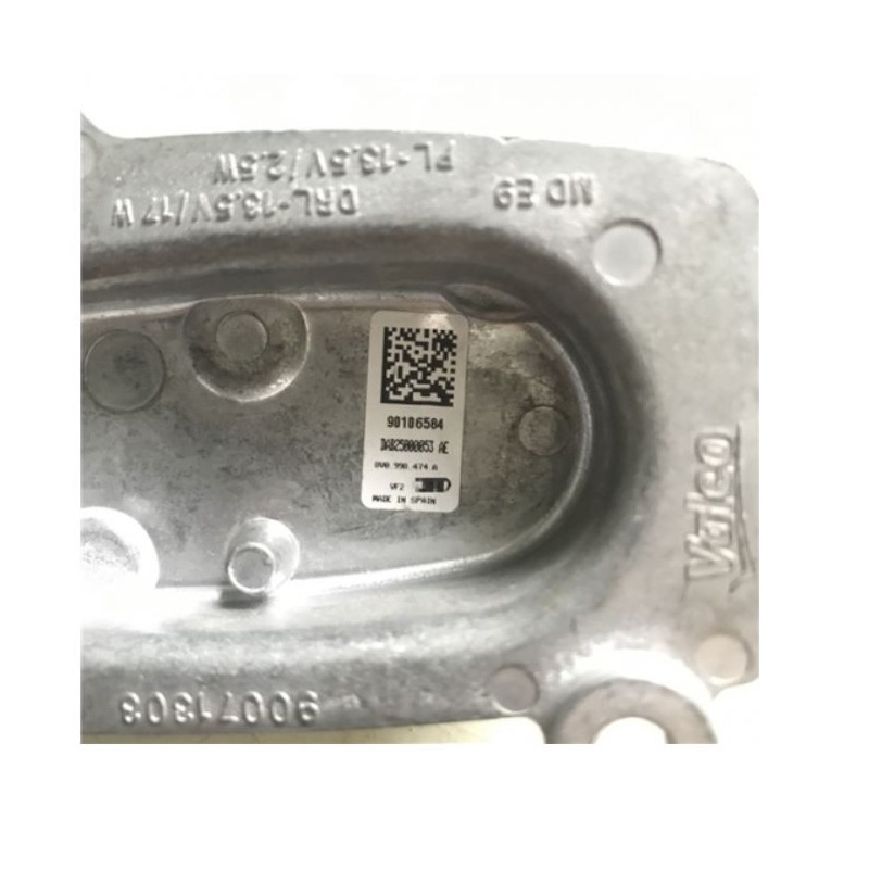 90071303 Q3 right valeo 8V0998473A