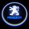 Logotipo de Peugeot debajo de la puerta.