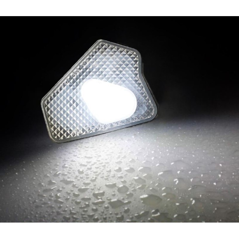 Luz 6000k blanca bajo espejo CLS C218 X218