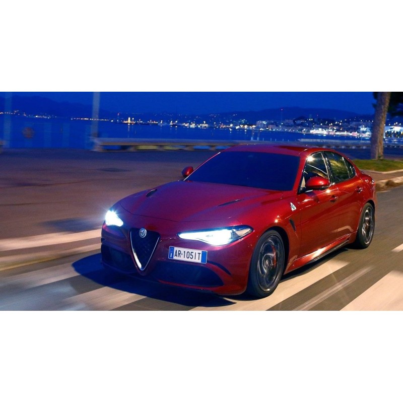 KIT LED COMPLETO GIULIA 2016 LUCES DE CRUCE ESPECÍFICAS ALFA ROMEO