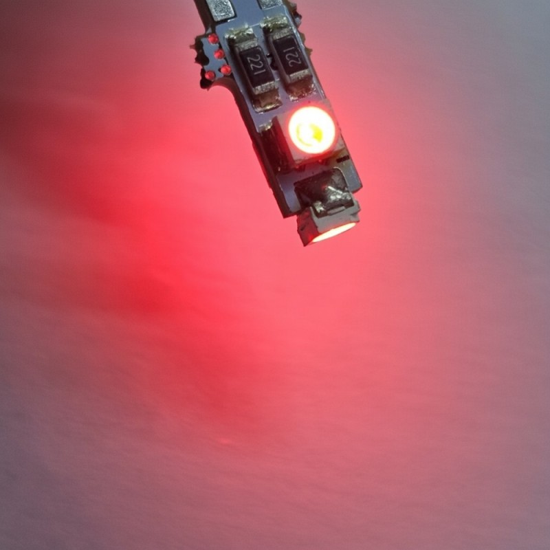 lampada accesa Lampada Led T5 Rossa Strumentazione Cruscotto Interni