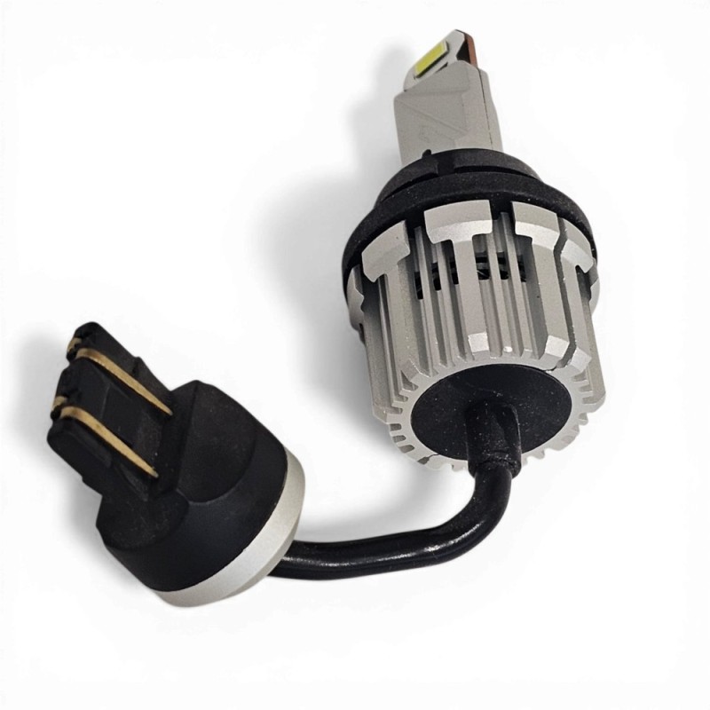 vista sotto Lampadina Led T20 7443 6000k 2 CSP Auto Super Luminosa Bianca Canbus No Polarity